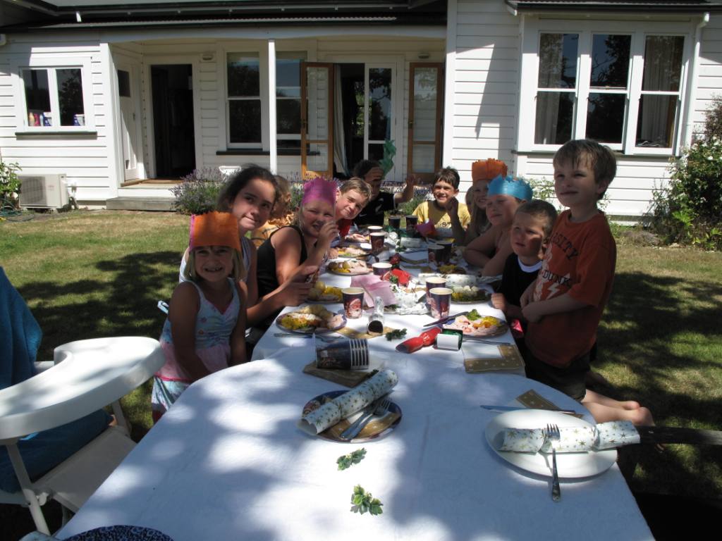NewZealandpix/christmasatfranklins.JPG NewZealandpix/christmasatfranklins.JPG